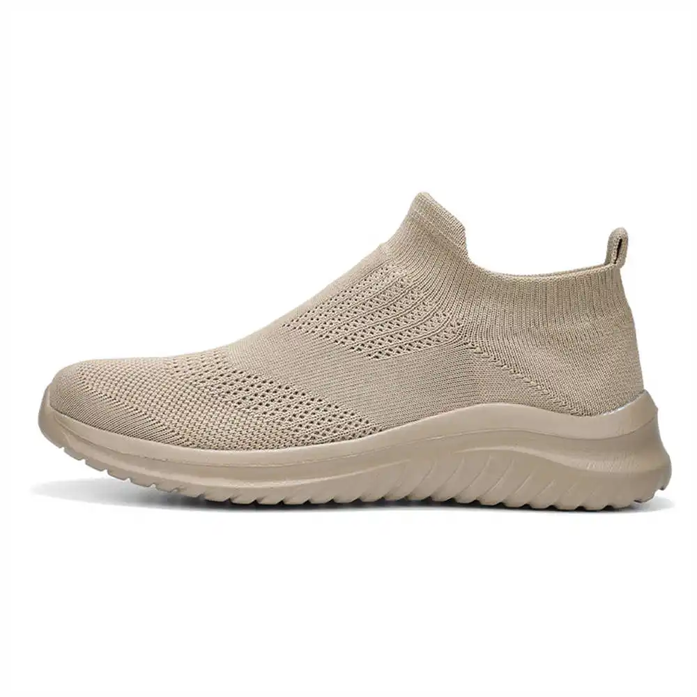 Beige Zachte Nieuwe Nieuwighei - Streetwear Brand Name recensie en prijs
